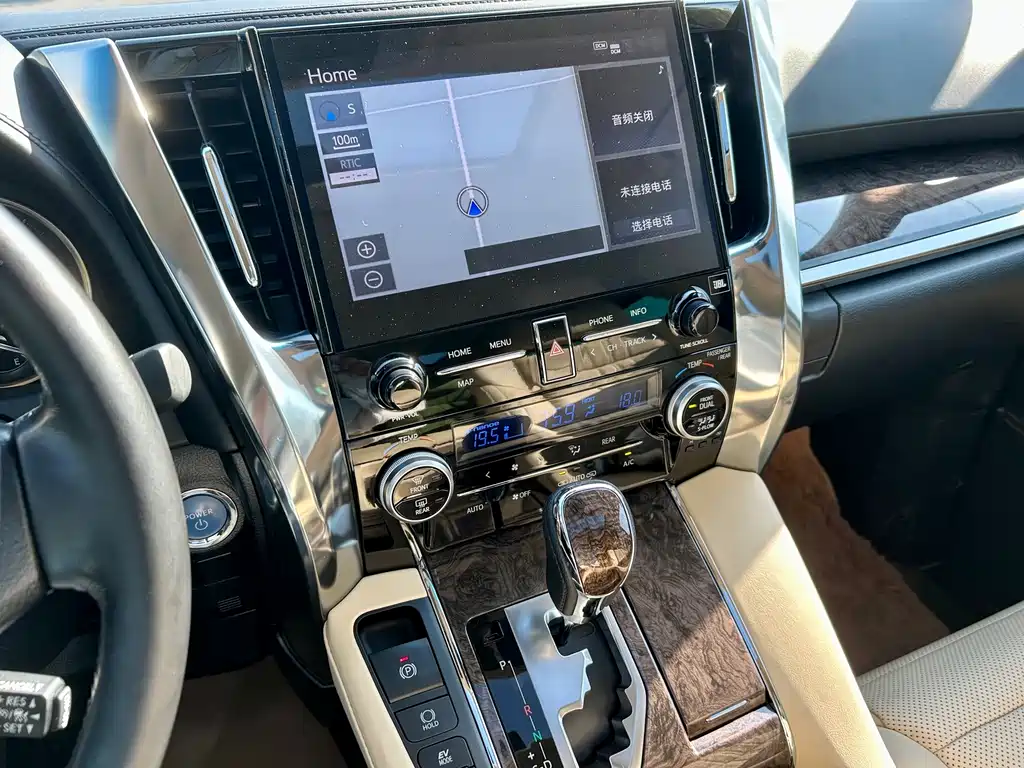 Toyota Vellfire — миниатюра 20