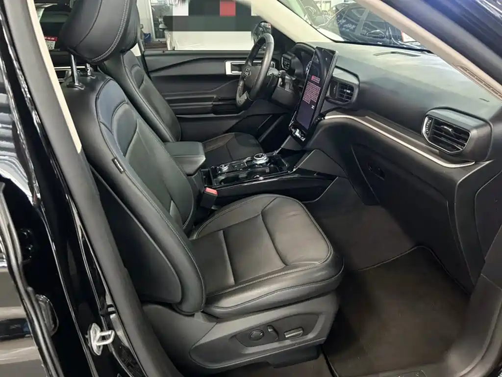 Ford Explorer — миниатюра 6