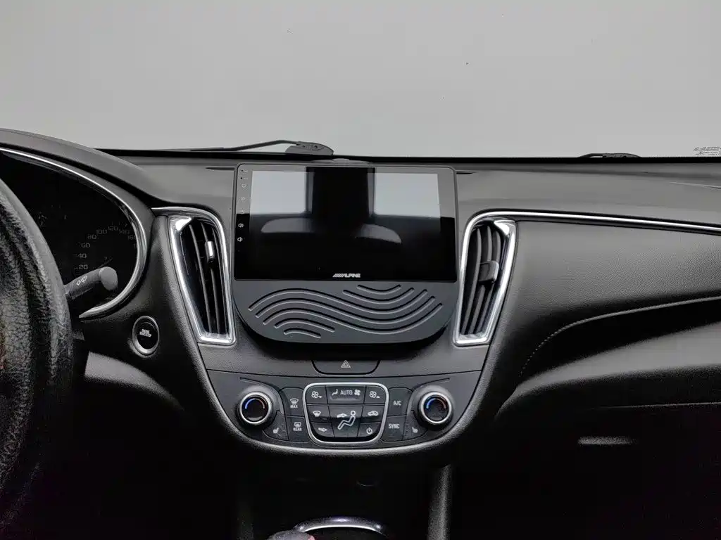 Chevrolet Malibu XL — миниатюра 12