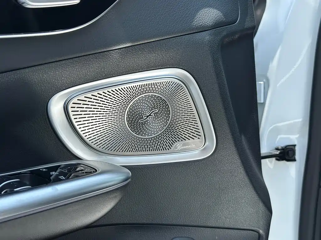 Mercedes-Benz C-Class — миниатюра 12