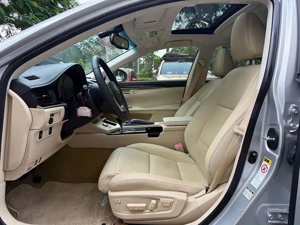 Lexus ES — миниатюра 8