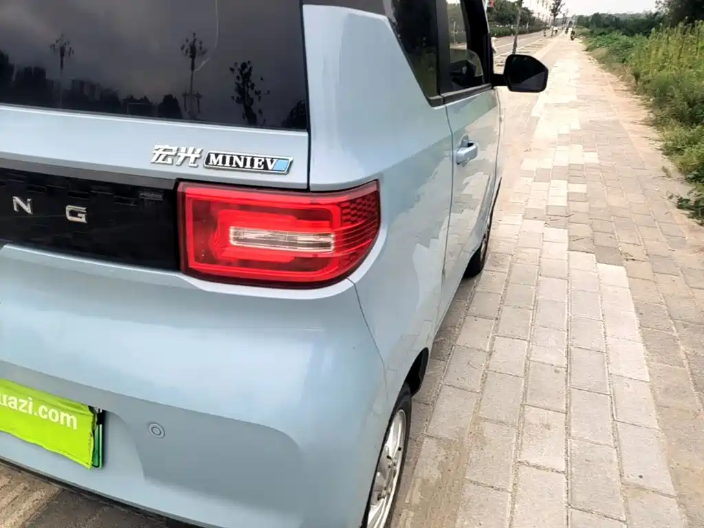 Wuling MINIEV — миниатюра 8
