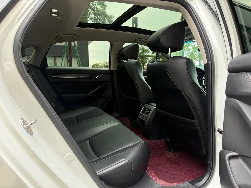 Honda Accord — миниатюра 11