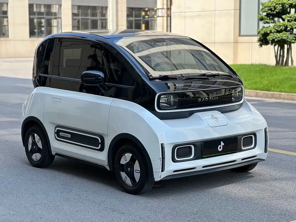 Baojun E300 — миниатюра 3
