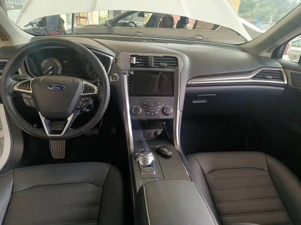 Ford Mondeo — миниатюра 10