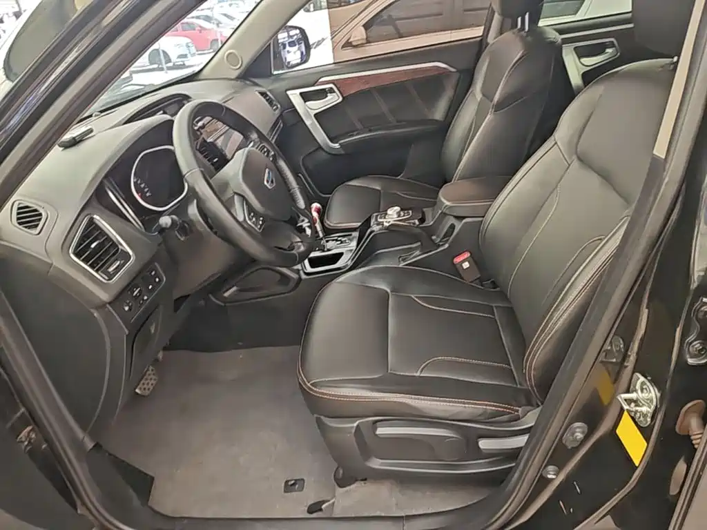 Geely Haoqing SUV — миниатюра 15