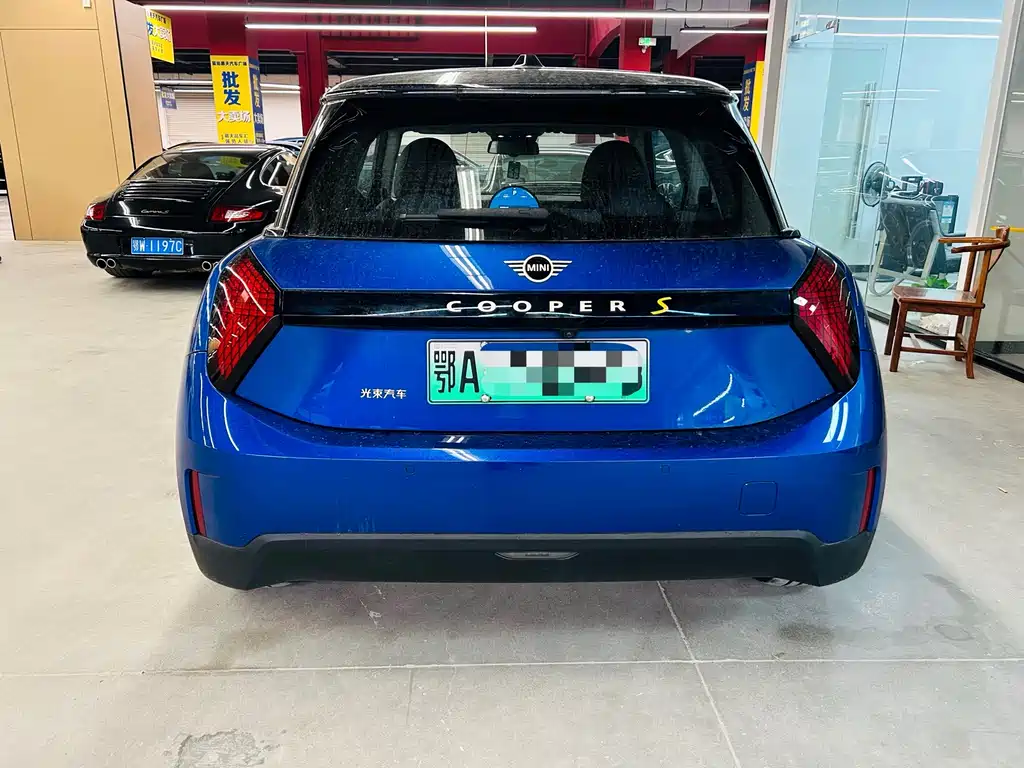 MINI MINI COOPER EV — миниатюра 6