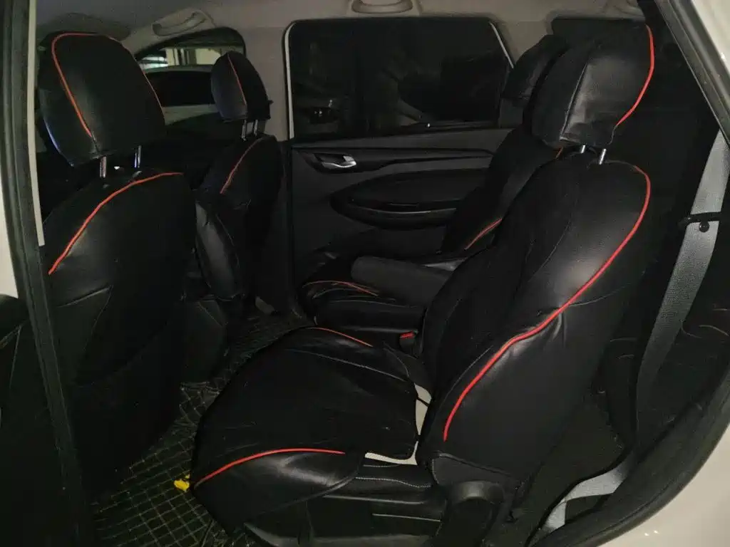 Wuling Hongguang S3 — миниатюра 13