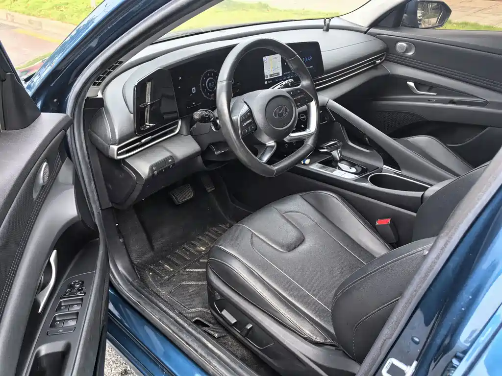 Hyundai Elantra — миниатюра 9