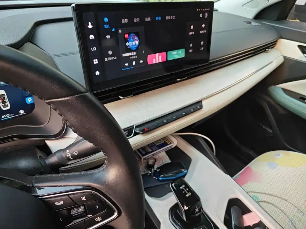 Geely L HiP — миниатюра 6