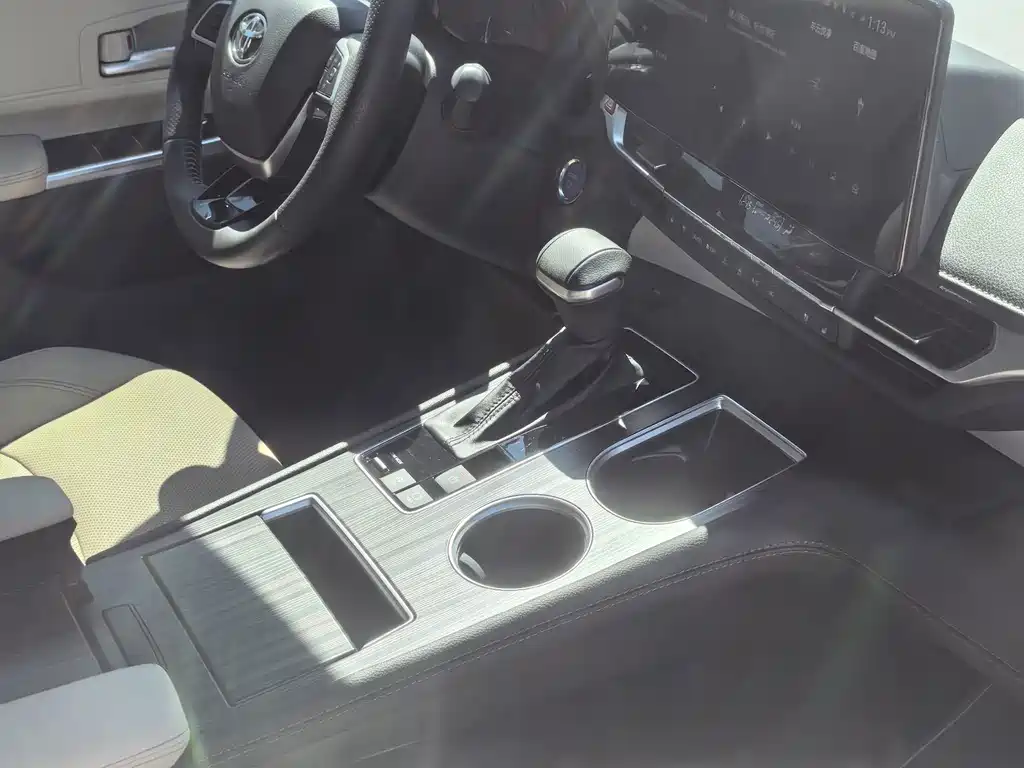 Toyota Sienna — миниатюра 10