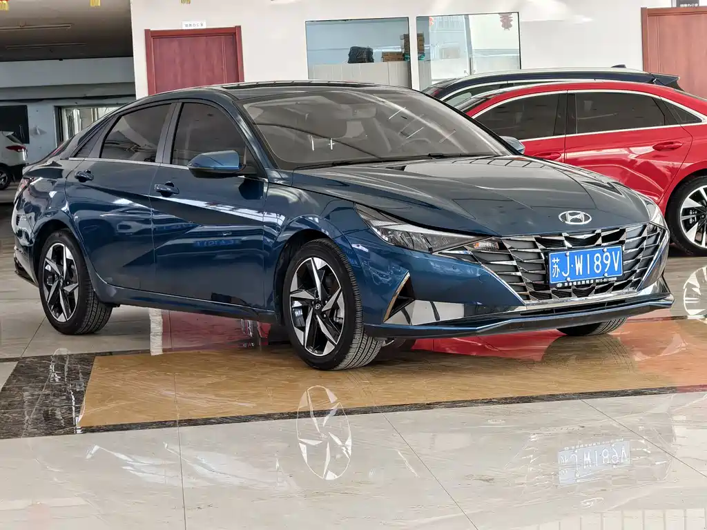 HYUNDAI ELANTRA