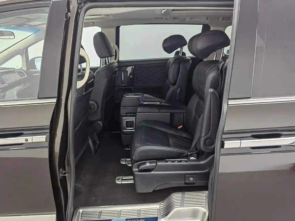 Honda Elysion — миниатюра 17