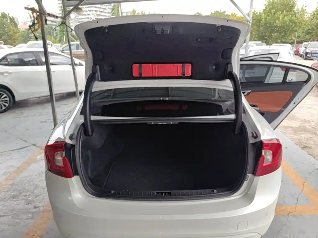 Volvo S60 — миниатюра 19