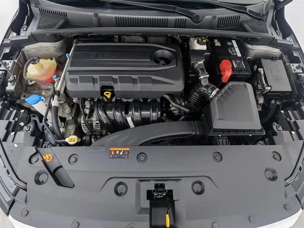 Geely Emgrand 2022 4 1.5L CVT Luxury