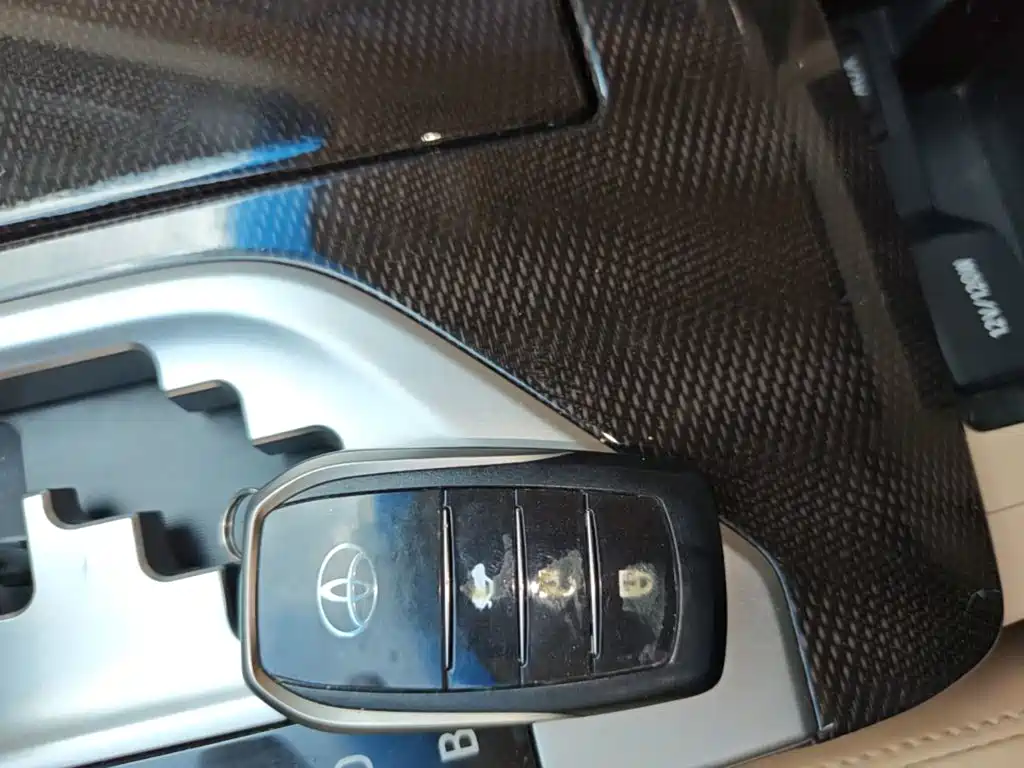 Toyota Camry — миниатюра 9