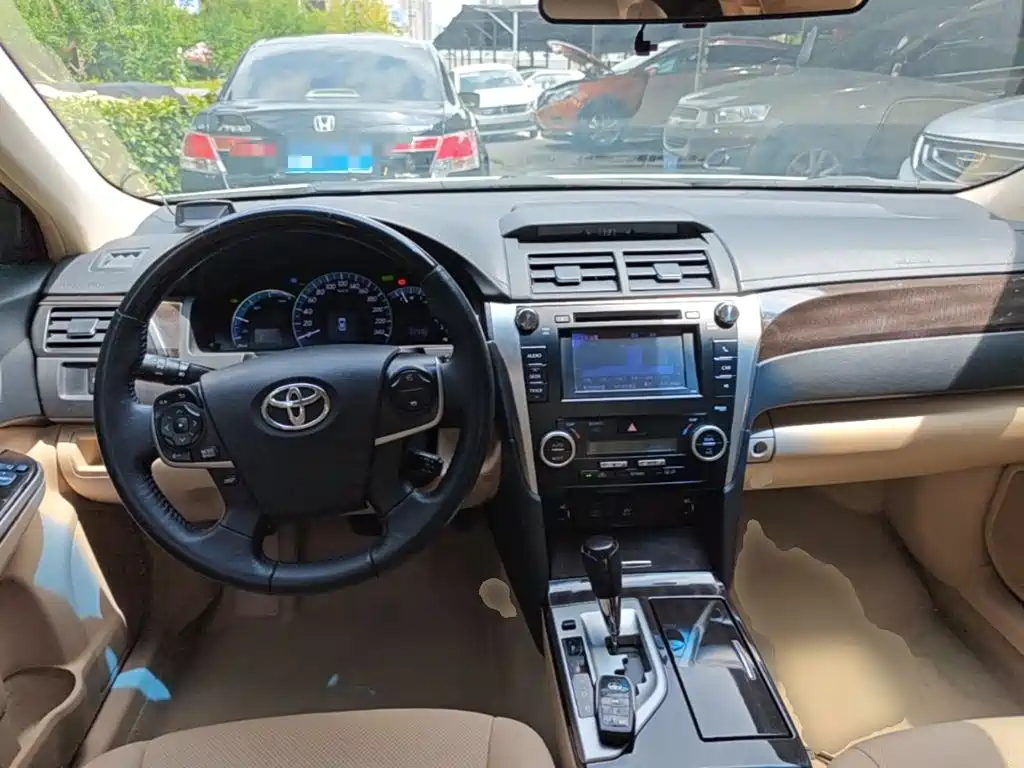 Toyota Camry — миниатюра 10