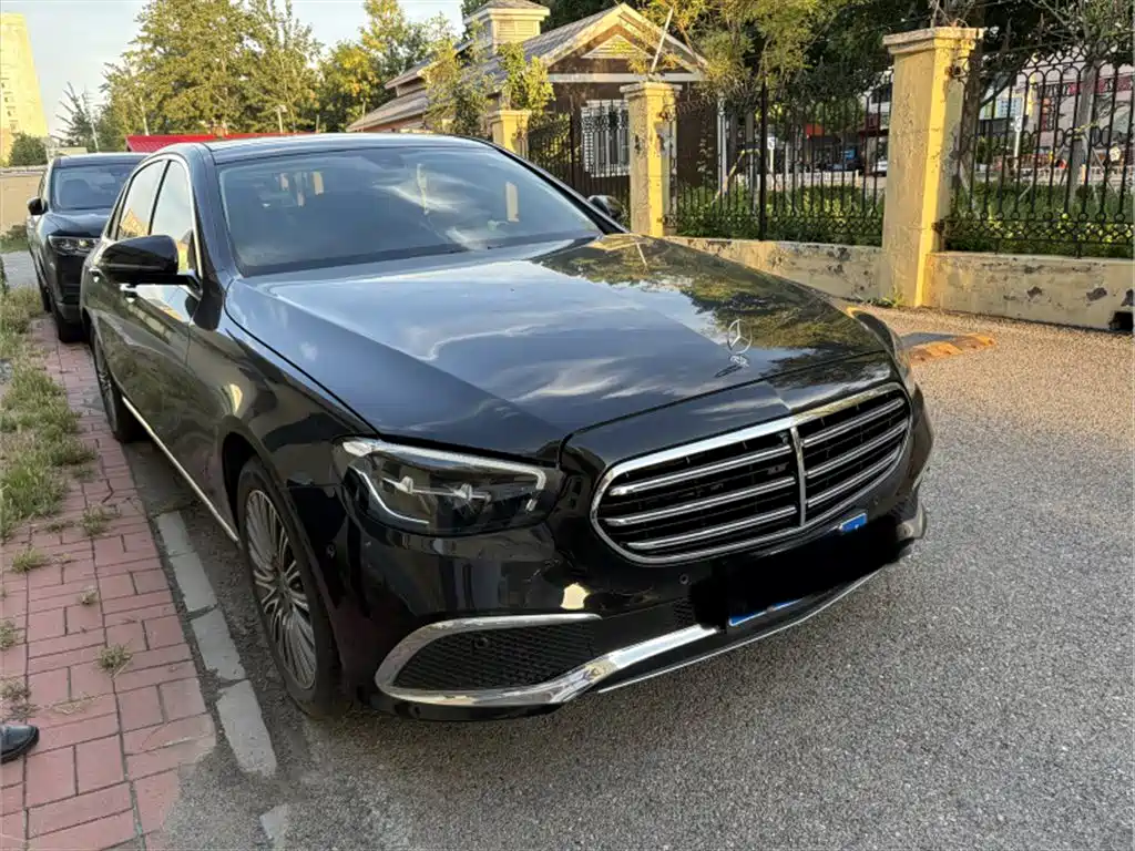 Mercedes-Benz E-Class — миниатюра 3