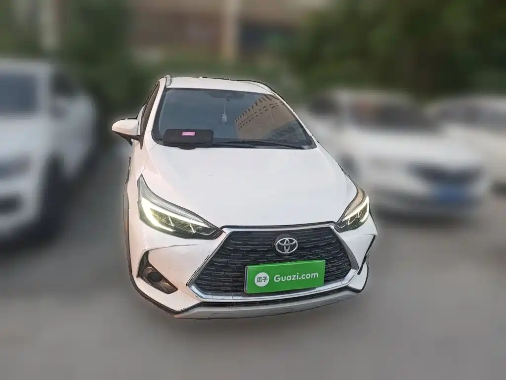 Toyota Yaris L — миниатюра 2