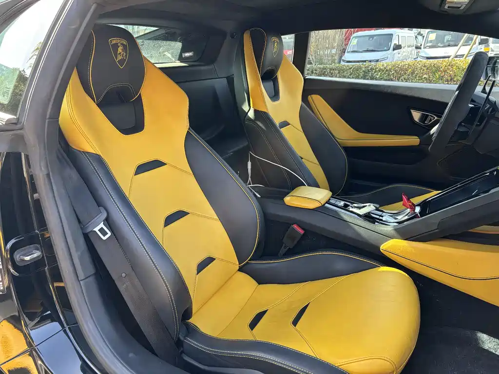 LAMBORGHINI HURACÁN