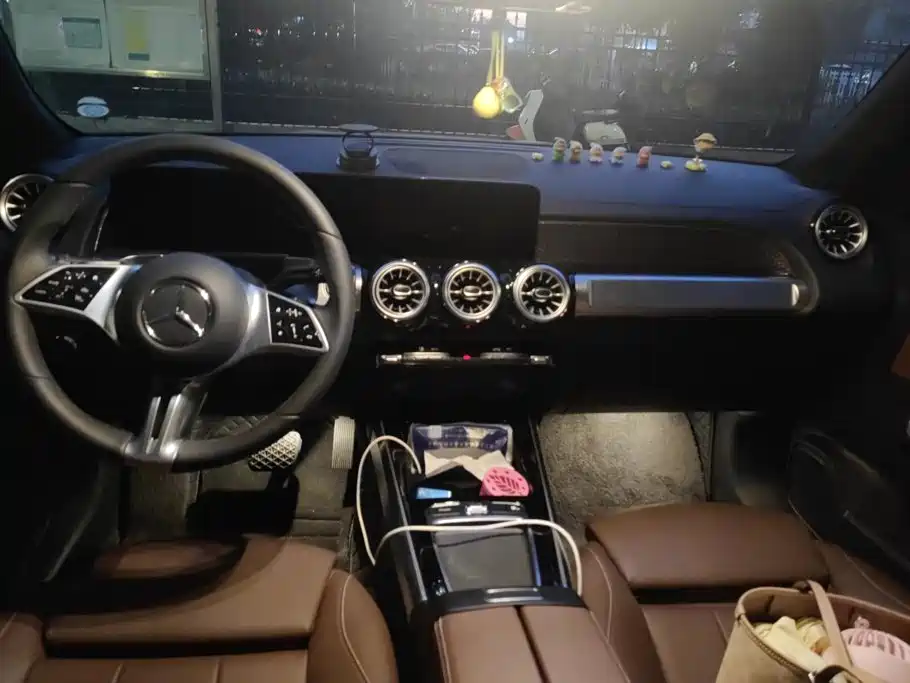 Mercedes-Benz GLB — миниатюра 12