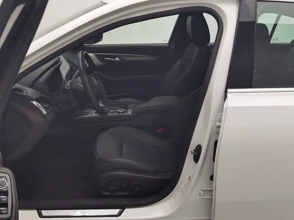 Cadillac CT5 — миниатюра 10