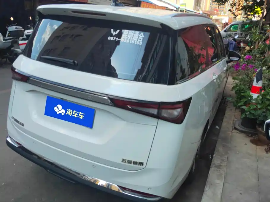 Wuling Jiachen — миниатюра 3