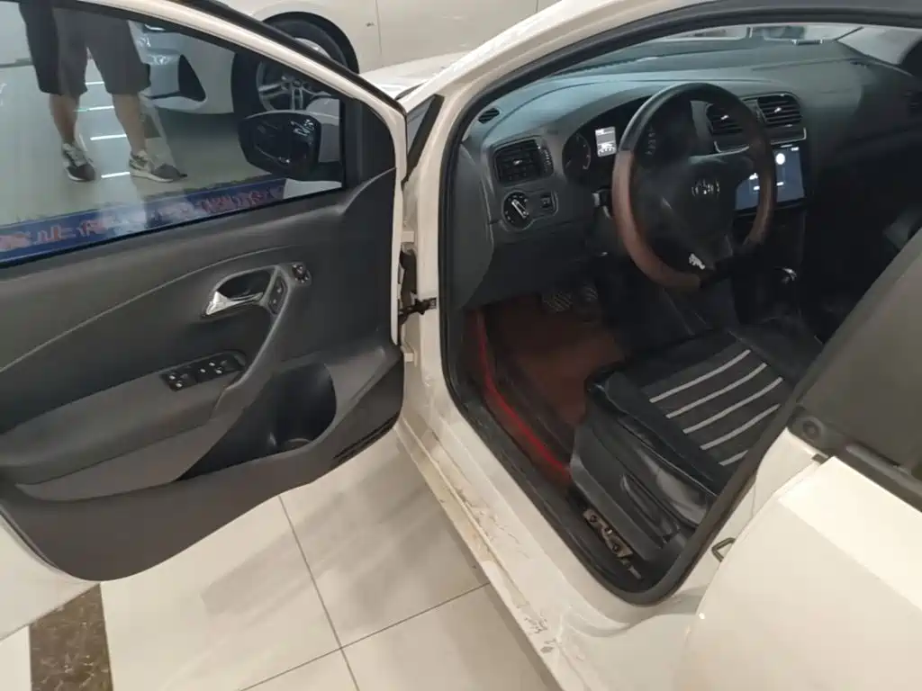 Volkswagen Polo — миниатюра 16