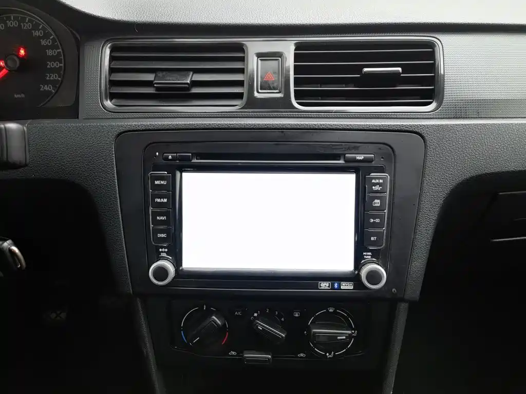 Volkswagen Santana — миниатюра 12