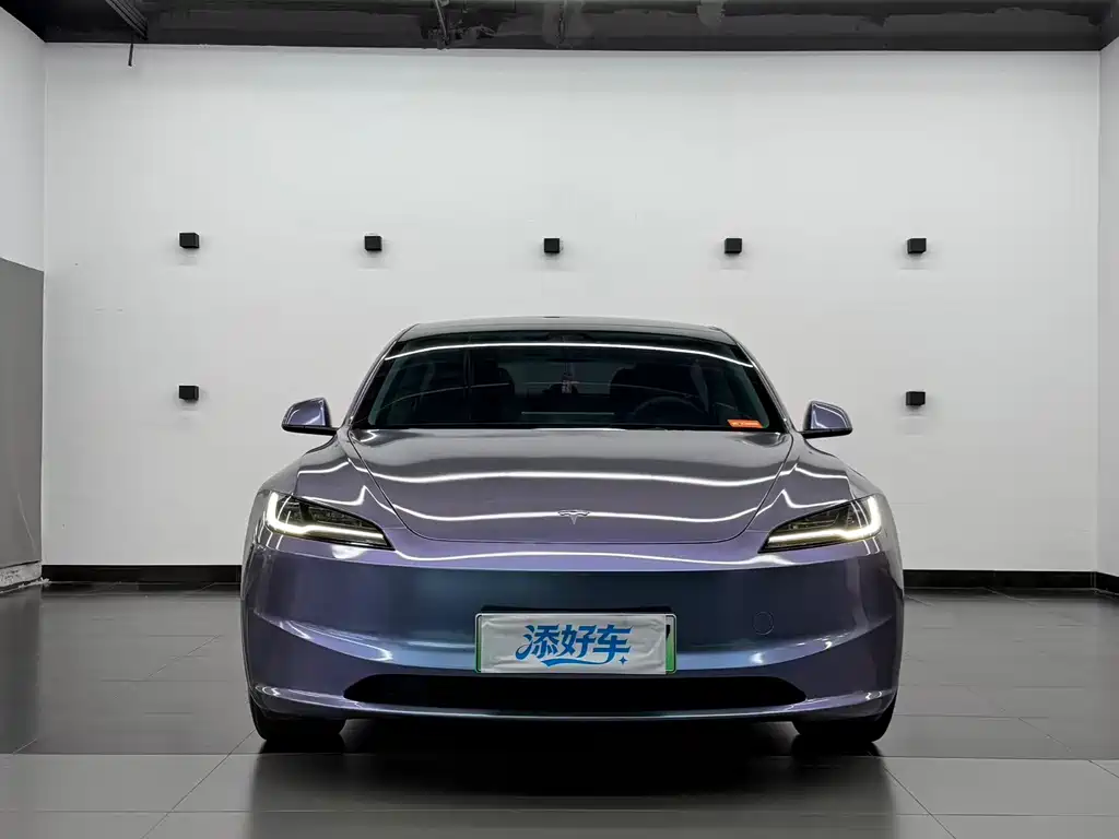 Tesla Model 3 — миниатюра 2