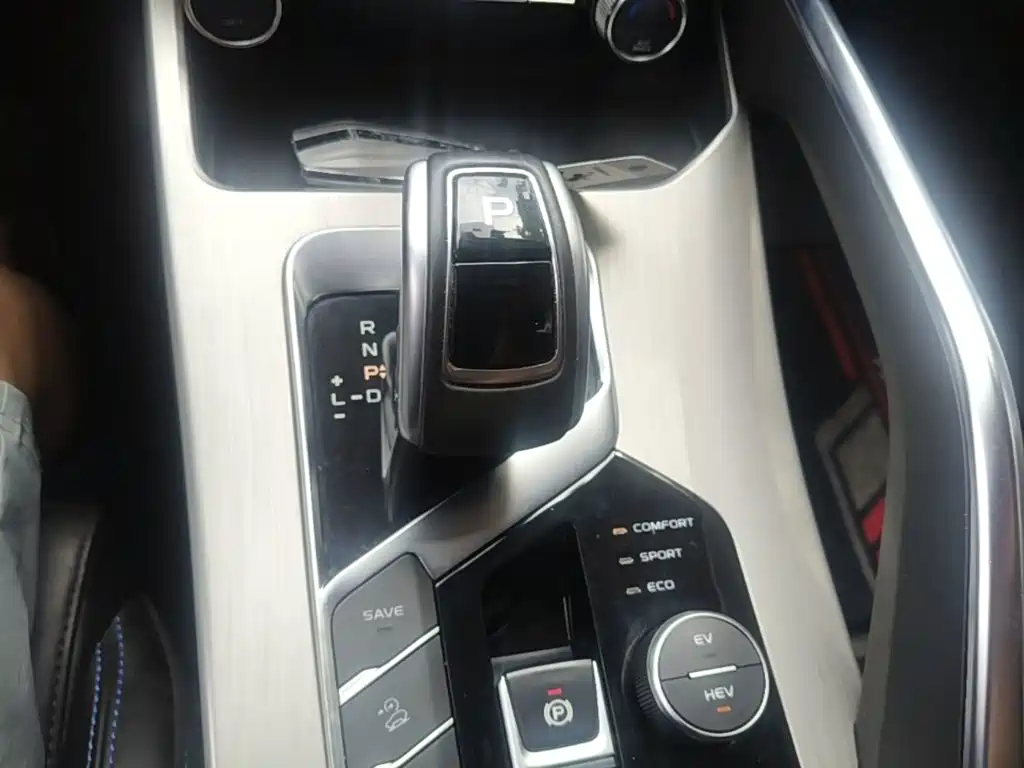 Geely Binyue NEV — миниатюра 14
