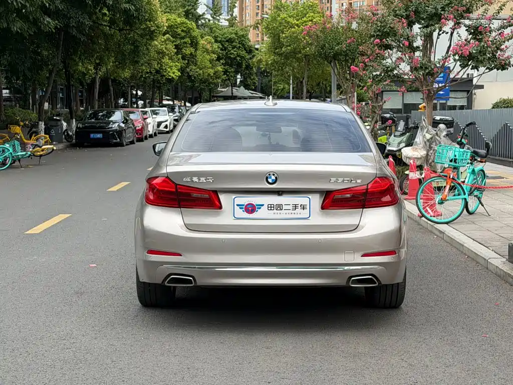 BMW 5 Series New Energy — миниатюра 5