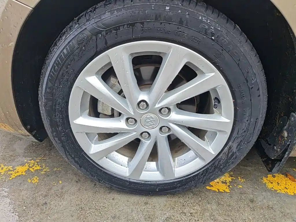 Buick Verano — миниатюра 23