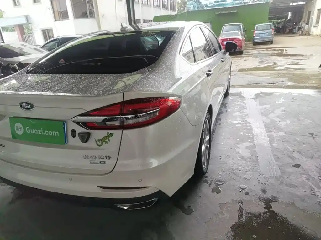 Ford Mondeo — миниатюра 8