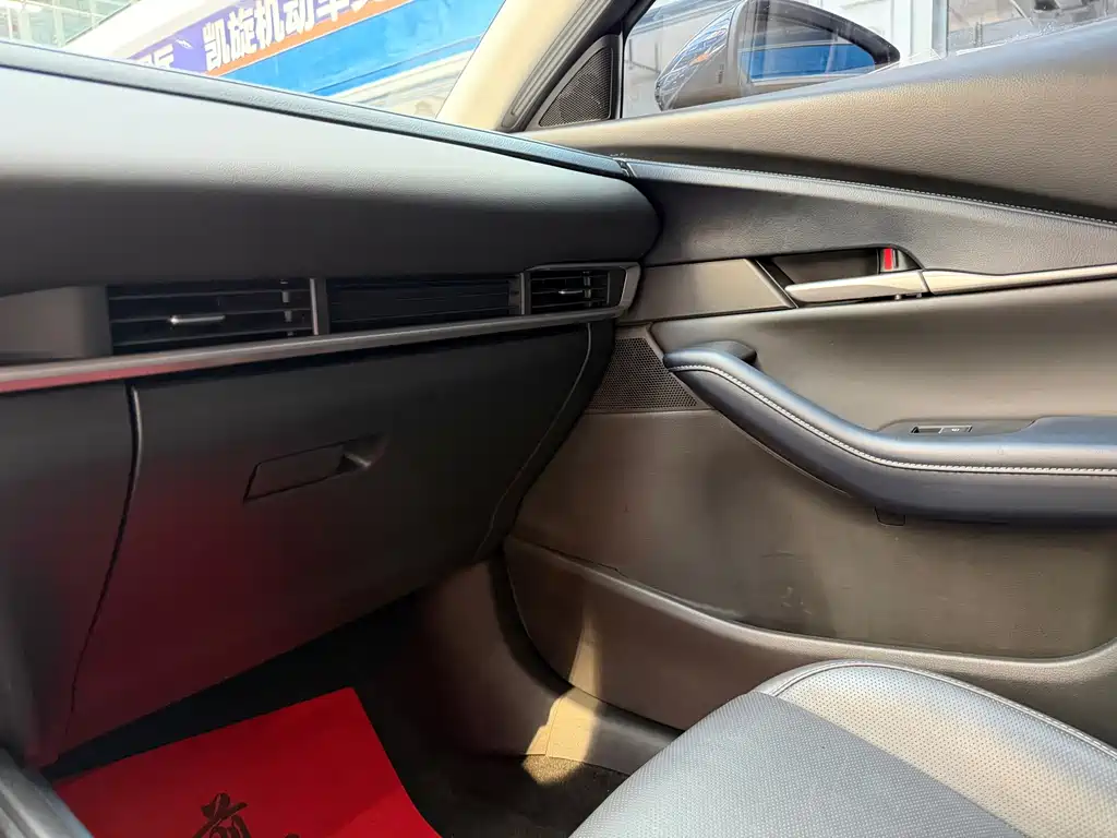 Mazda CX-30 — миниатюра 12
