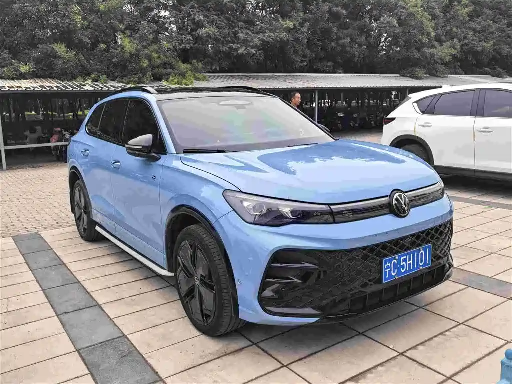 Volkswagen Tiguan L — миниатюра 2