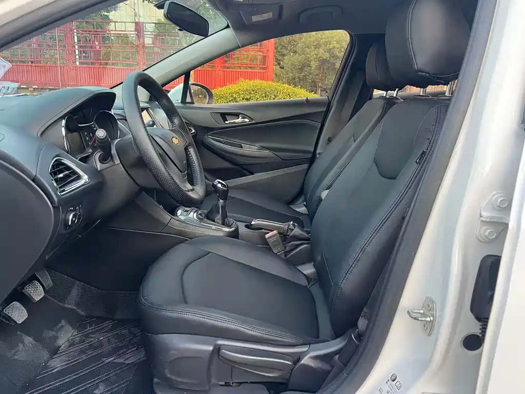 Chevrolet Cruze — миниатюра 8