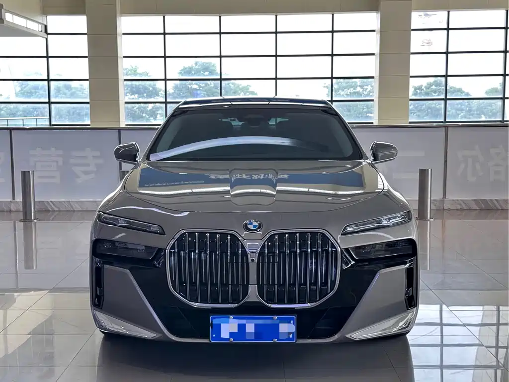 BMW 7 Series 7 2023 740Li Lead M Sport