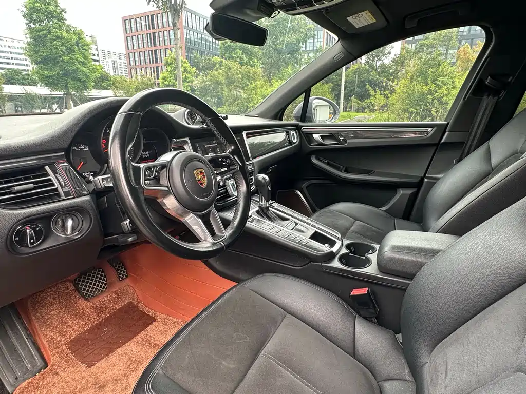 Porsche Macan — миниатюра 12