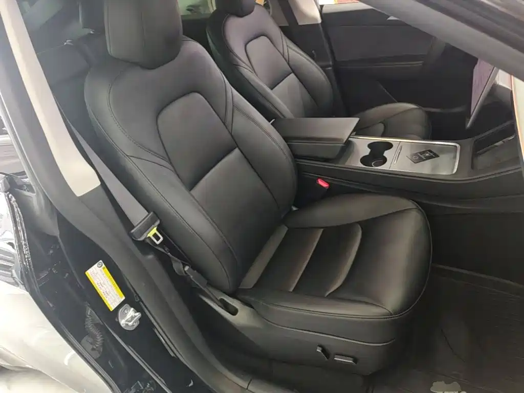 Tesla Model Y — миниатюра 25