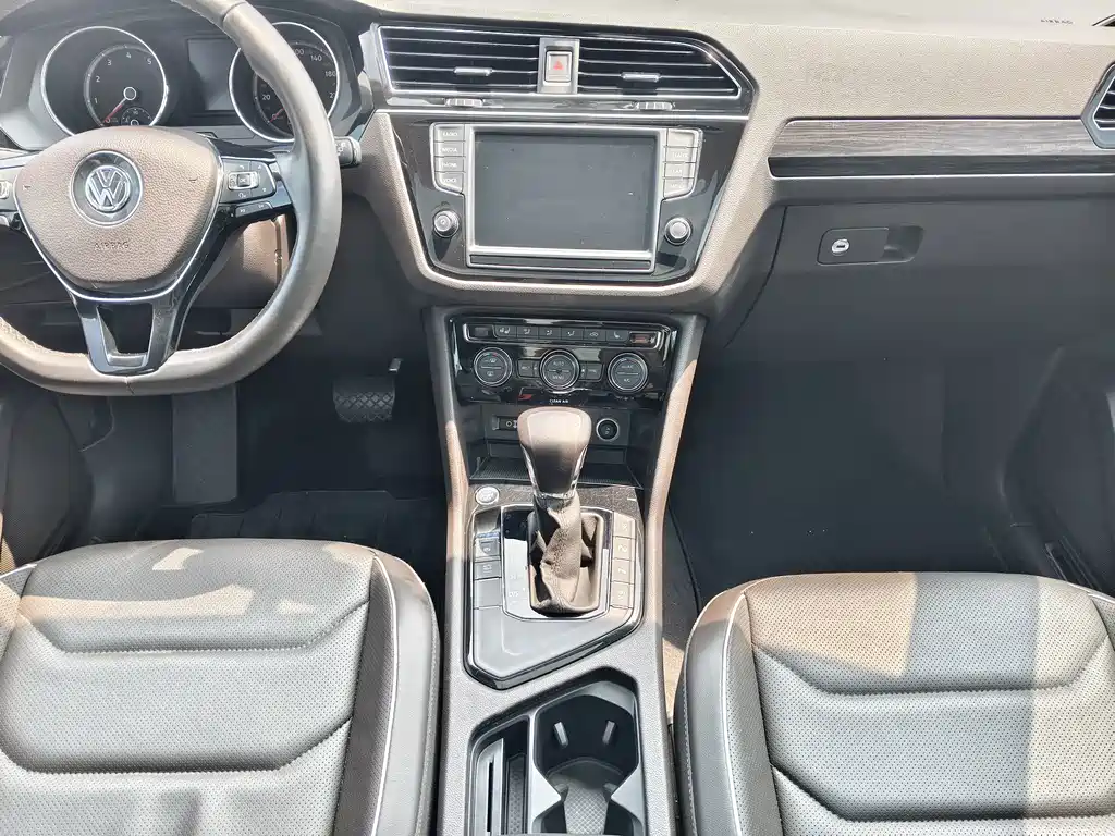 Volkswagen Tiguan L — миниатюра 14