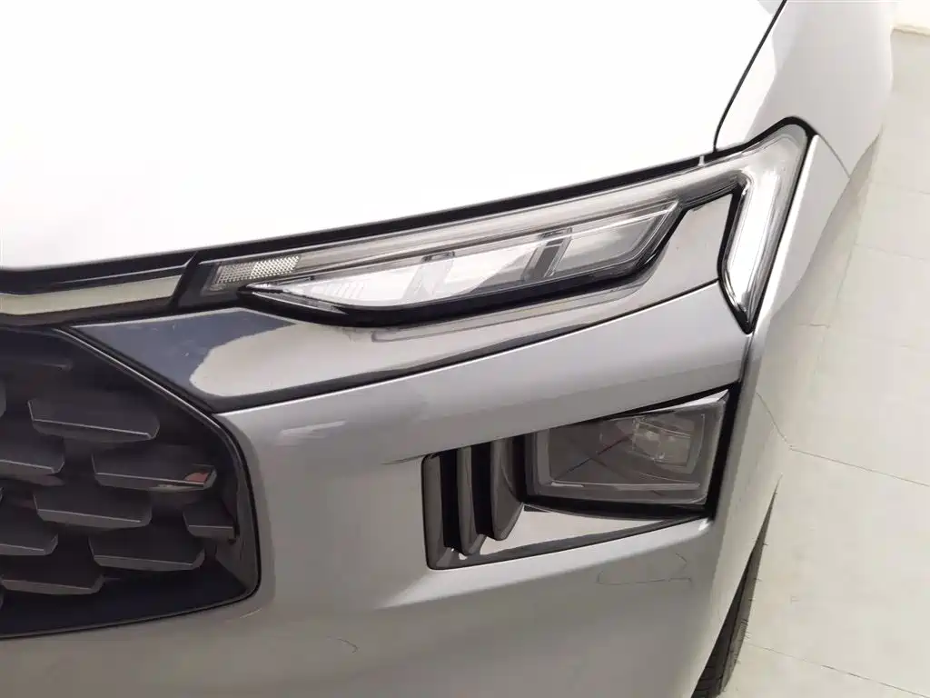 Ford Mondeo 2025 2.0T EcoBoost Luxury