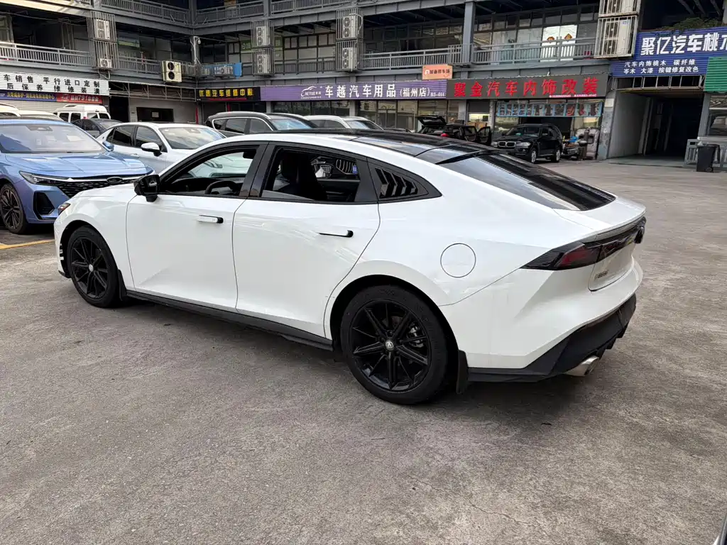 Changan UNI-V 2022 1.5T Luxury