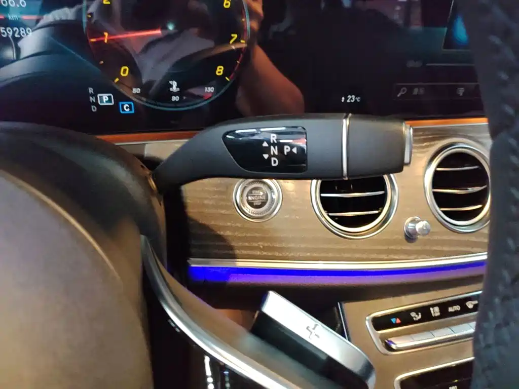 Mercedes-Benz E-Class — миниатюра 14