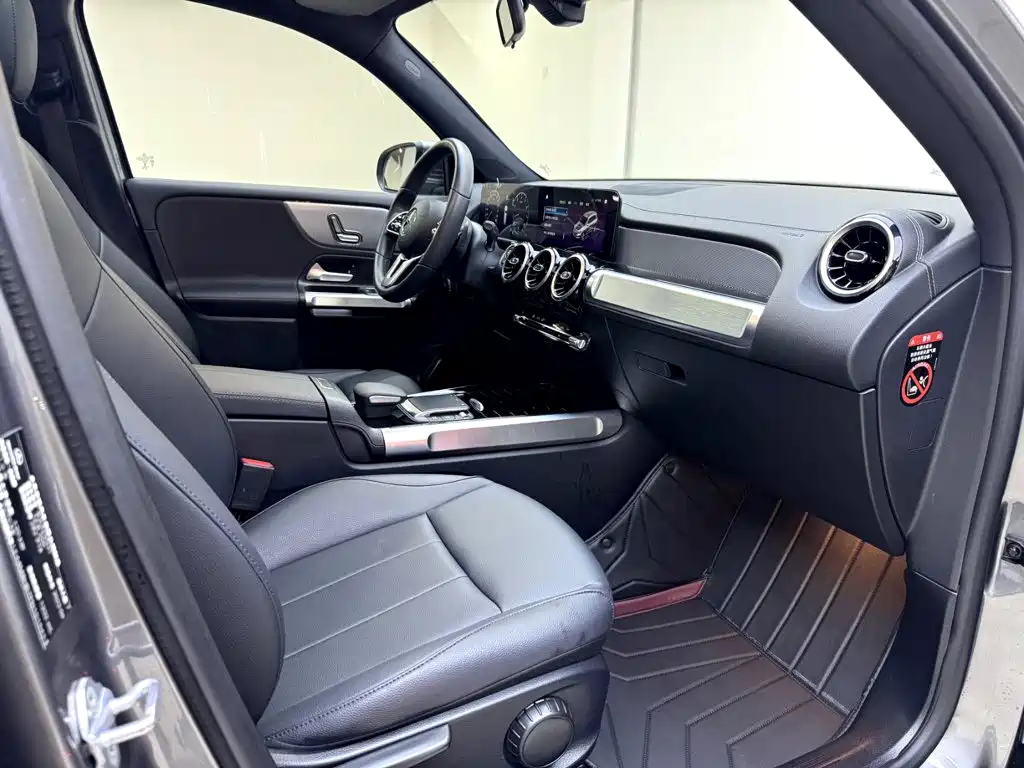 Mercedes-Benz GLB — миниатюра 11
