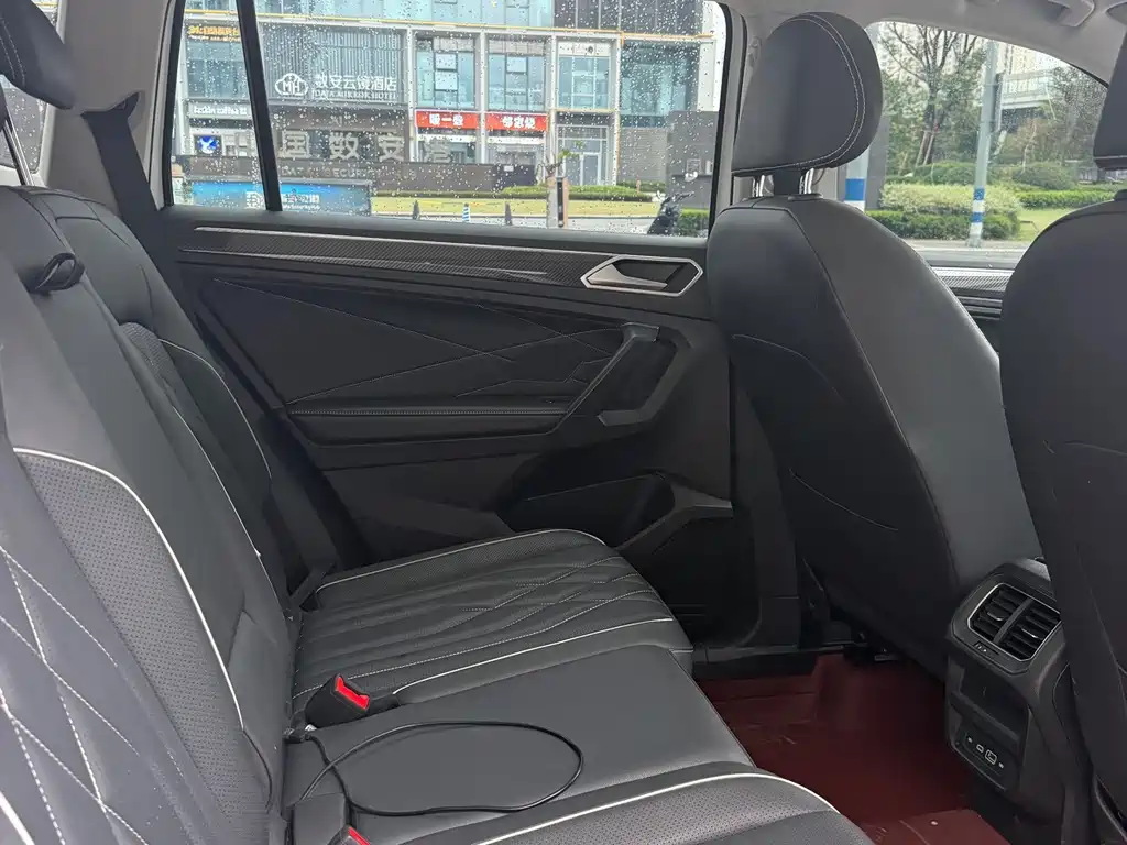 Volkswagen Tiguan L — миниатюра 5