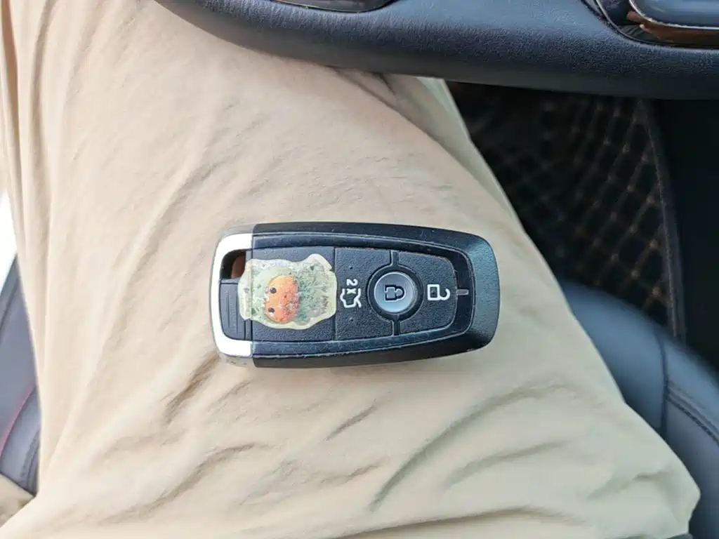 Ford Mondeo — миниатюра 9