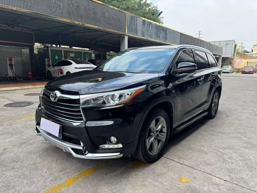 TOYOTA HIGHLANDER
