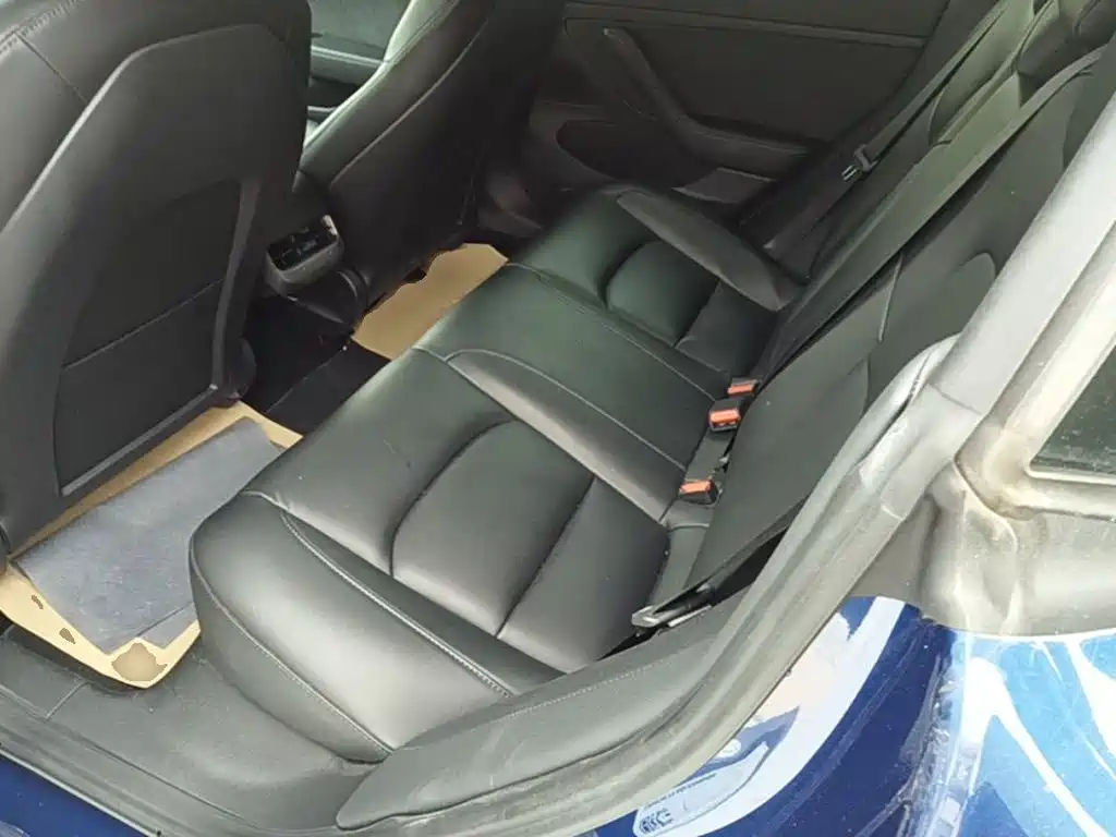 Tesla Model 3 — миниатюра 17