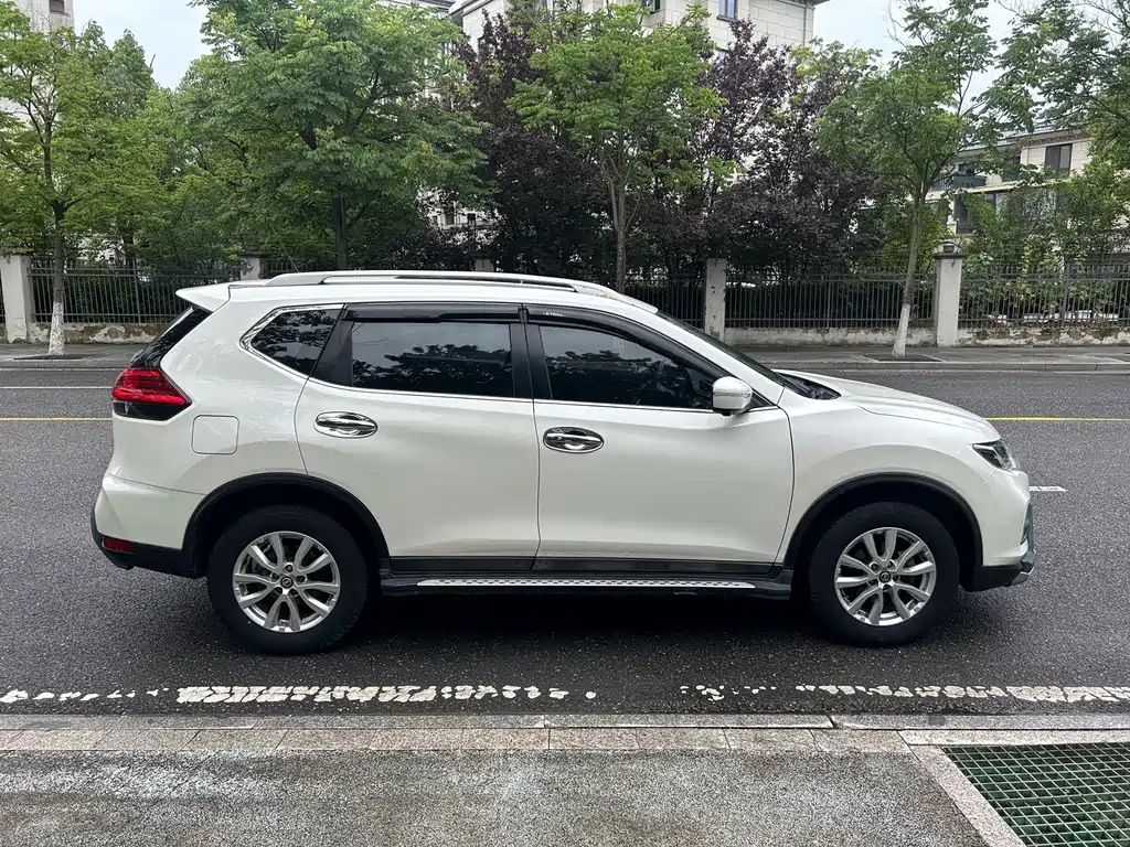 Nissan X-Trail — миниатюра 4